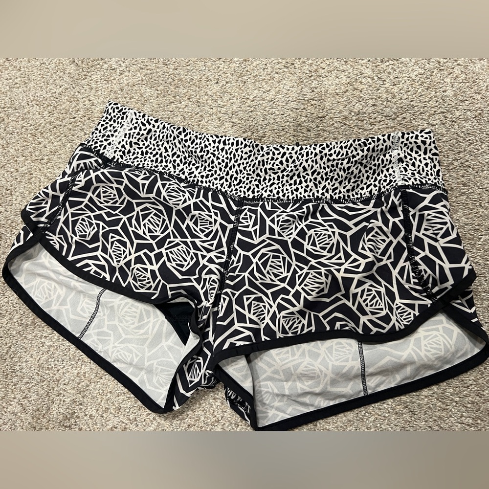 Lululemon speed up shorts, 2.5 inch